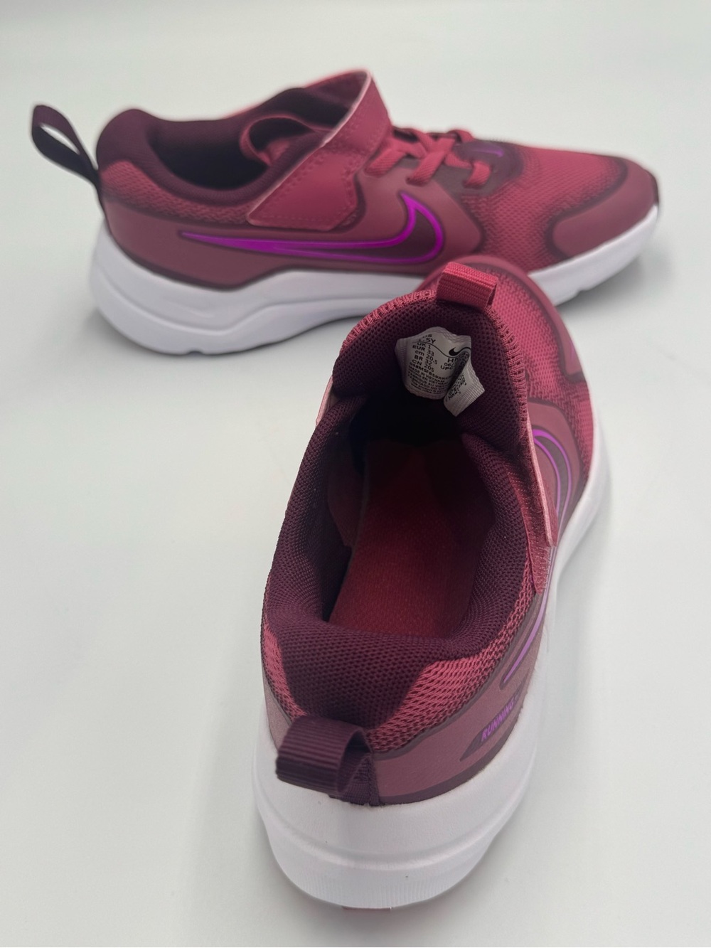 Nike Cosmic Runner Kids 1.5Y Sweet Beet Bordeaux Purple Running Shoes New - Picture 11 of 14